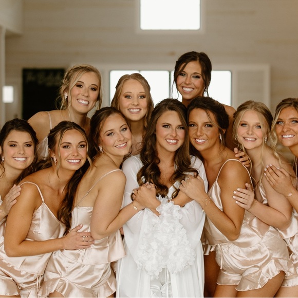 Meet your Posher, Julia - Picture 3 of 3